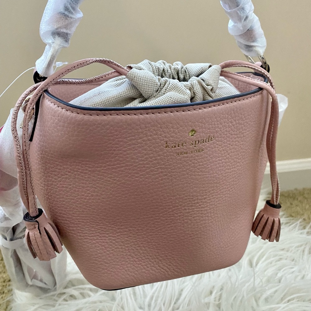 Kate Spade bucket crossbody purse!